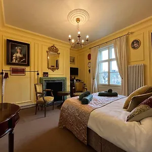 Chez Vivienne Ilkley